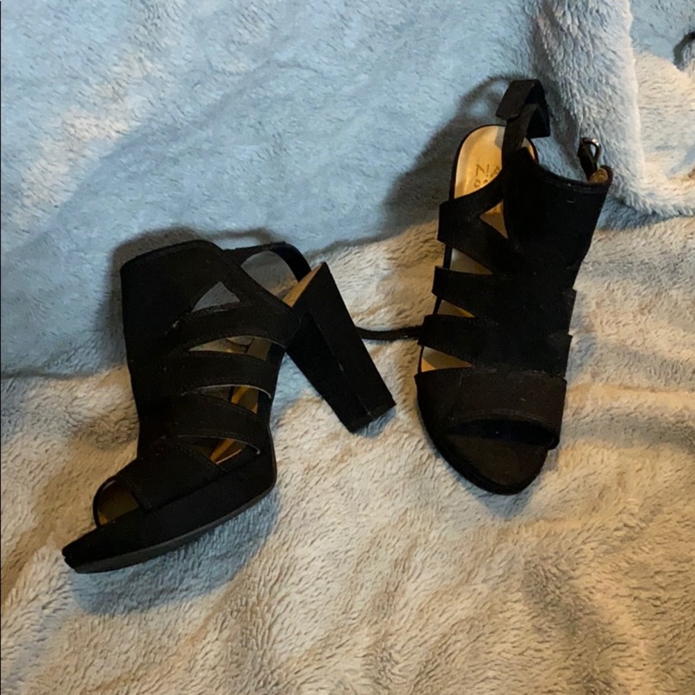 LIKE NEW Naturalizer Black Strappy Heels